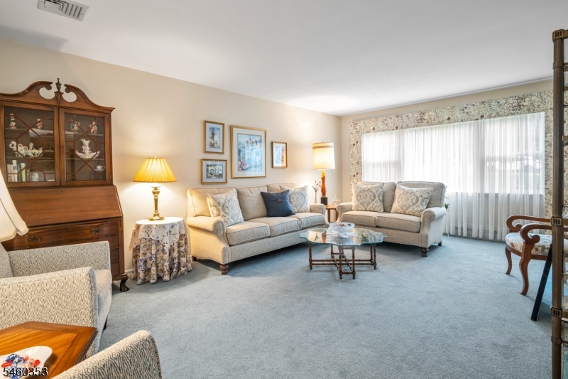 3 Bridle Lane Mount Olive NJ 07828