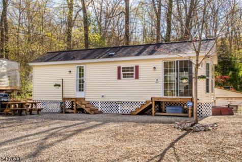 131 Sycamore Village Vernon NJ 07461