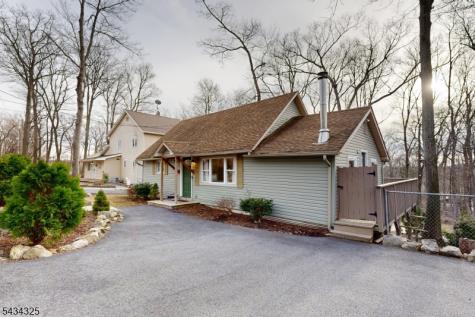 319 Midway Drive Vernon NJ 07422
