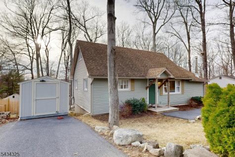 319 Midway Drive Vernon NJ 07422