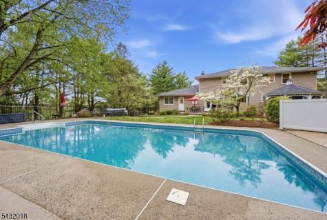 15 Sunrise Circle Clinton NJ 08809