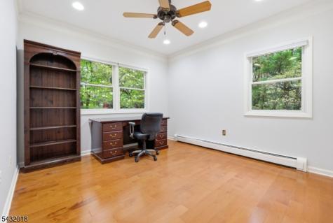 15 Sunrise Circle Clinton NJ 08809