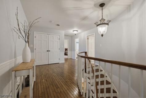 15 Sunrise Circle Clinton NJ 08809