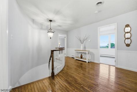 15 Sunrise Circle Clinton NJ 08809