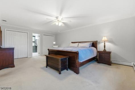 15 Sunrise Circle Clinton NJ 08809