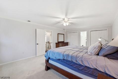 15 Sunrise Circle Clinton NJ 08809