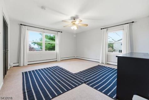 15 Sunrise Circle Clinton NJ 08809