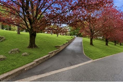 15 Sunrise Circle Clinton NJ 08809