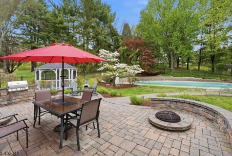 15 Sunrise Circle Clinton NJ 08809