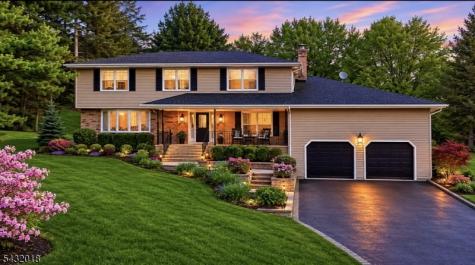15 Sunrise Circle Clinton NJ 08809