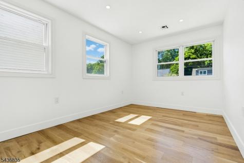 48 Kendall Drive Sayreville NJ 08859