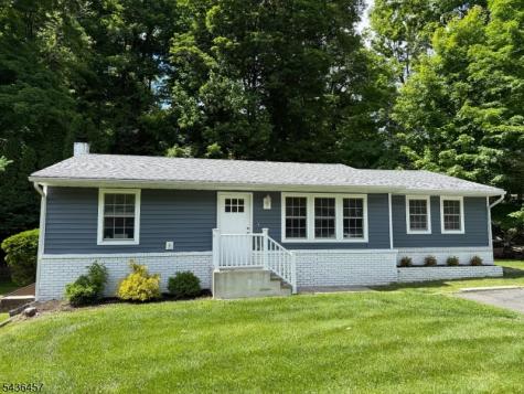 68 Dupont Avenue Hopatcong NJ 07843