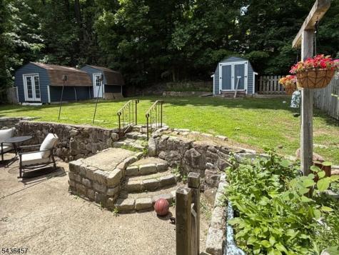 68 Dupont Avenue Hopatcong NJ 07843