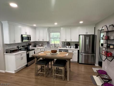 68 Dupont Avenue Hopatcong NJ 07843