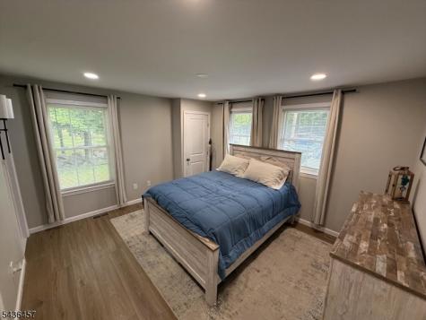 68 Dupont Avenue Hopatcong NJ 07843