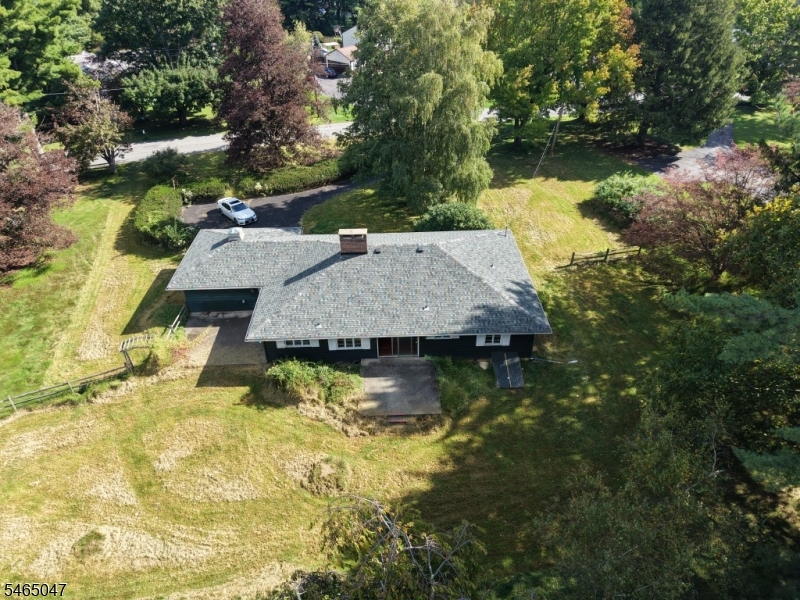 9 Brantwood Estates Mansfield NJ 07840