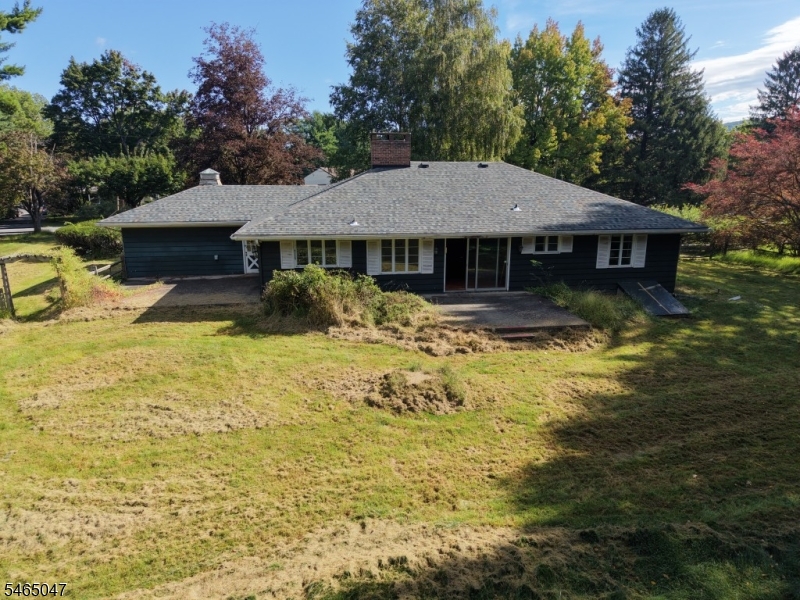 9 Brantwood Estates Mansfield NJ 07840