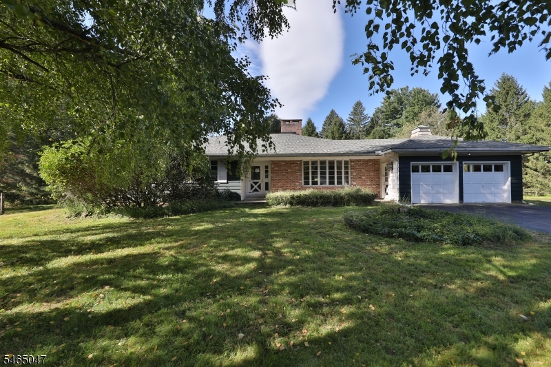 9 Brantwood Estates Mansfield NJ 07840