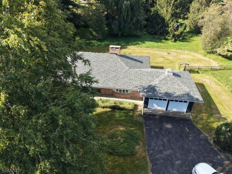 9 Brantwood Estates Mansfield NJ 07840