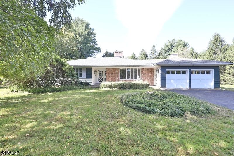 9 Brantwood Estates Mansfield NJ 07840