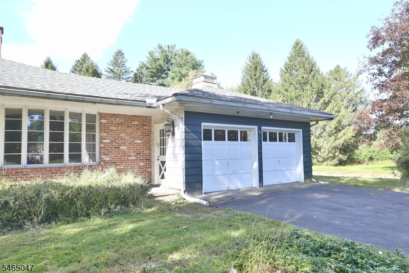 9 Brantwood Estates Mansfield NJ 07840