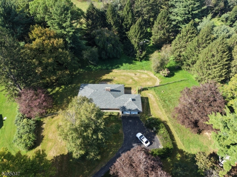 9 Brantwood Estates Mansfield NJ 07840