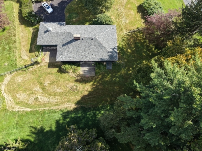9 Brantwood Estates Mansfield NJ 07840