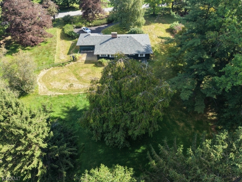 9 Brantwood Estates Mansfield NJ 07840