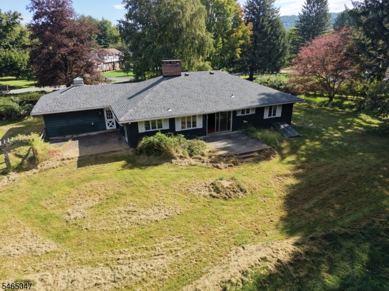 9 Brantwood Estates Mansfield NJ 07840