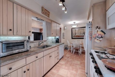 27 Longacre Drive Livingston NJ 07039