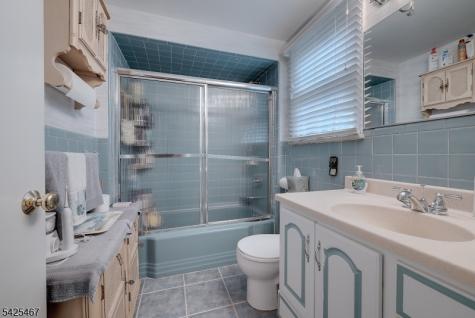 27 Longacre Drive Livingston NJ 07039