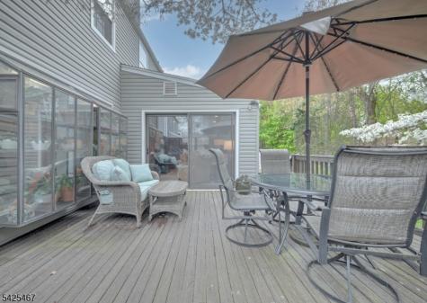 27 Longacre Drive Livingston NJ 07039