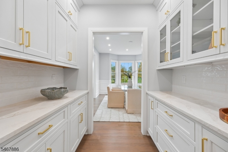 354 Beaufort Avenue Livingston NJ 07039