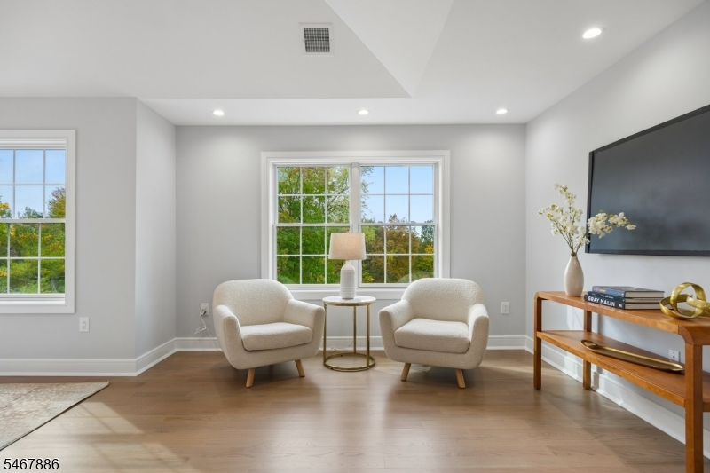 354 Beaufort Avenue Livingston NJ 07039