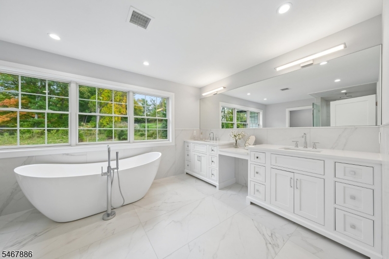 354 Beaufort Avenue Livingston NJ 07039