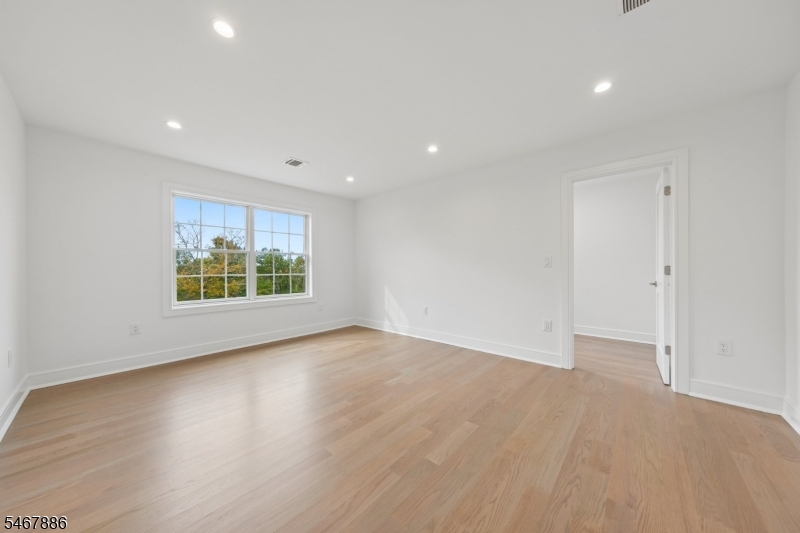 354 Beaufort Avenue Livingston NJ 07039