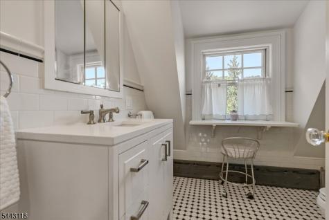 139 Gates Avenue Montclair NJ 07042