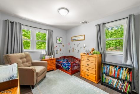 16 Sioux Trail Denville NJ 07834