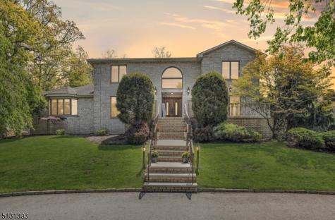 70 Forest Hills Way Cedar Grove NJ 07009