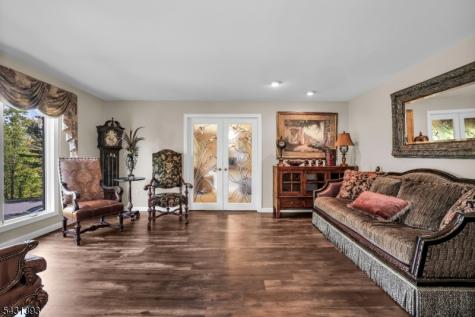 70 Forest Hills Way Cedar Grove NJ 07009