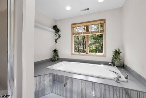 70 Forest Hills Way Cedar Grove NJ 07009