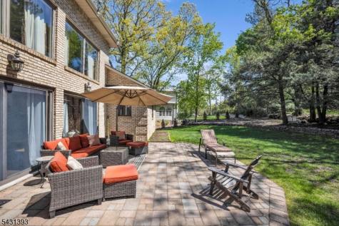 70 Forest Hills Way Cedar Grove NJ 07009