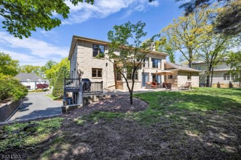 70 Forest Hills Way Cedar Grove NJ 07009