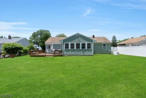 12 Evelyn Place East Hanover NJ 07936