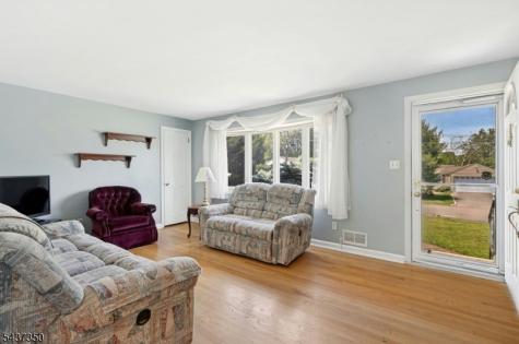12 Evelyn Place East Hanover NJ 07936