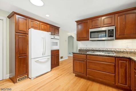 12 Evelyn Place East Hanover NJ 07936