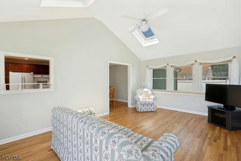 12 Evelyn Place East Hanover NJ 07936