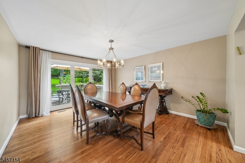 15 Mount Vernon Court Livingston NJ 07039