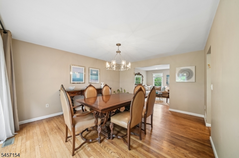 15 Mount Vernon Court Livingston NJ 07039