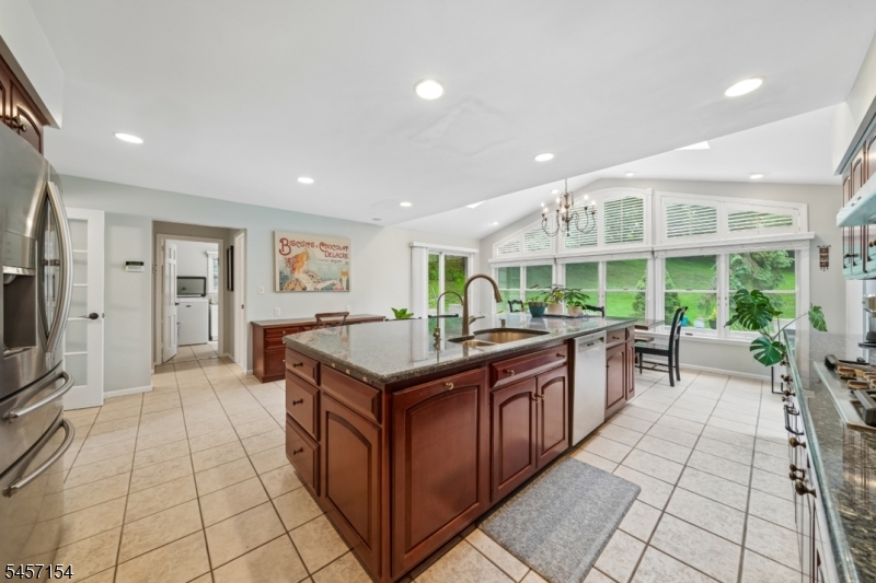 15 Mount Vernon Court Livingston NJ 07039